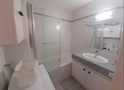 Salle de bains dans l'établissement Hossegor city