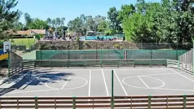 Tennis ou squash au sein de la maison de vacances ou à proximité