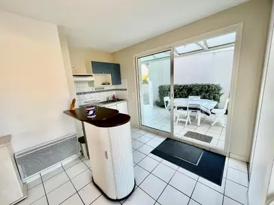 Cuisine ou kitchenette dans l'établissement AU PETIT PÊCHEUR - Apt T2 bis avec vue courant