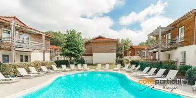 Piscine de l'établissement LES TERRASSES DU LAC 26 - Apt T3 au bord du Lac ou située à proximité