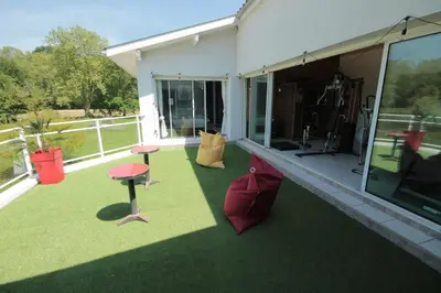 Jardin de l'établissement Domaine du Haou - Grand gîte au cœur d'un domaine bucolique