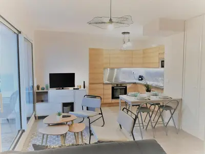 Plan de l'établissement Appartement moderne 3* avec balcon, proche du lac et plage, parking privatif, Wi-Fi inclus - FR-1-239-862