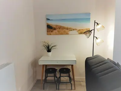 Plan de l'établissement Appartement moderne 3* avec balcon, proche du lac et plage, parking privatif, Wi-Fi inclus - FR-1-239-862