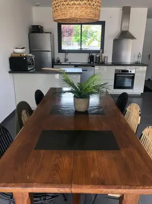 Cuisine ou kitchenette dans l'établissement Maison La teste de Buch 3 chambres