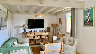 Télévision ou salle de divertissement dans l'établissement Ocelandes 39