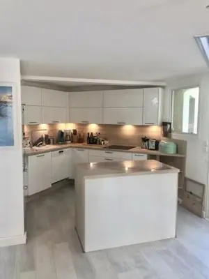 Cuisine ou kitchenette dans l'établissement Modern Villa High Standing Pyla sur Mer 3' from beach