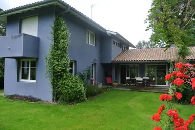 Jardin de l'établissement Villa 8 personnes proche d'Hossegor au bord du Golf de Pinsolle