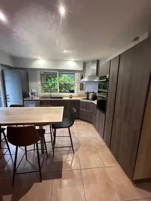 Cuisine ou kitchenette dans l'établissement Villa 8 personnes proche d'Hossegor au bord du Golf de Pinsolle