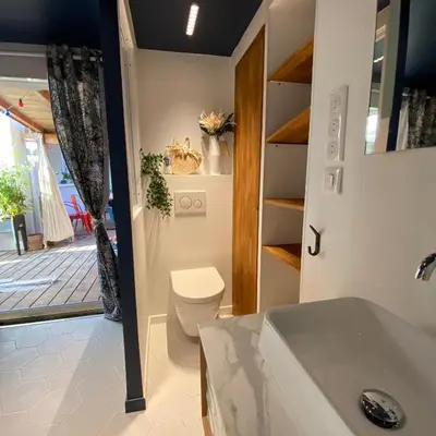Salle de bains dans l'établissement Malira