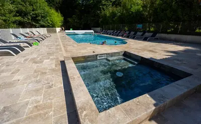 Piscine de l'établissement Camping L'Etang D'Ardy *** ou située à proximité