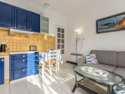 Cuisine ou kitchenette dans l'établissement Apartment Iena by Interhome