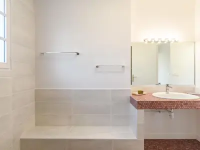Salle de bains dans l'établissement Holiday Home Les Chênes by Interhome