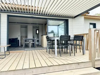 Balcon ou terrasse dans l'établissement Chalet à louer - 52m2 - Landes