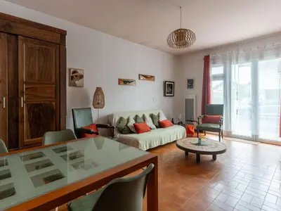 Coin salon dans l'établissement T3 à Mimizan Plage, 250m de l'océan, parking privé, pour 6 pers. - FR-1-50-111