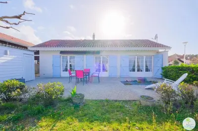 Jardin de l'établissement Sanguinet Charmante maison avec jardin pour 6 personnes