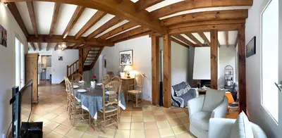 Coin salon dans l'établissement Cigalon - Hossegor - Villa Landaise avec superbe Jardin et Piscine Chauffée