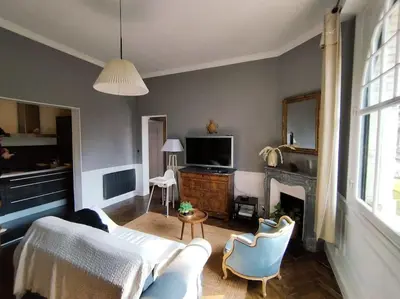 Télévision ou salle de divertissement dans l'établissement Le Moulleau Appartement 2 chambres - plage à 50m