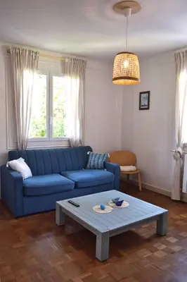 Coin salon dans l'établissement Julia Blue, Villa Hostal Naou Hossegor - sauna - salle de sport - wifi - netflix