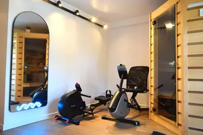 Salle ou équipements de sports de l'établissement Clemence Green, Villa Hostal Naou Hossegor- wifi - sauna - salle de sport - netflix