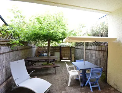 Balcon ou terrasse dans l'établissement Balcons du port - Capbreton - A proximite immédiate du port de plaisance, studio en rez de chaussée avec cour dans résidence