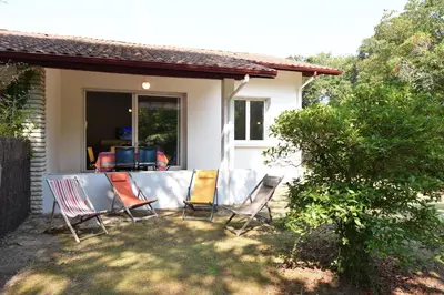 Jardin de l'établissement Laridente - Hossegor agréable villa située dans un quartier calme entre lac et océan