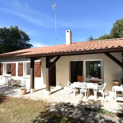 Sabilande - Seignosse situation agréable dans quartier calme et boisé proche de la plage et du lac d'hossegor