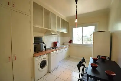 Cuisine ou kitchenette dans l'établissement Pascalou - Hossegor situation privilégiée entre lac et océan pour cette villa