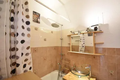 Salle de bains dans l'établissement Dunes - Hossegor agréable studio en bordure de la plage sud d'hossegor