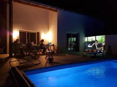 Piscine de l'établissement Maison à Tosse proche des plages ou située à proximité