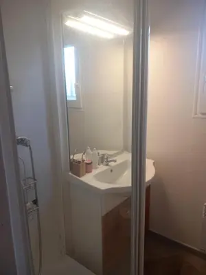 Salle de bains dans l'établissement Villas du lac 159