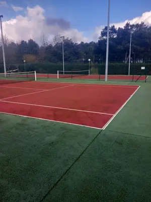 Tennis ou squash au sein de l'appartement ou à proximité