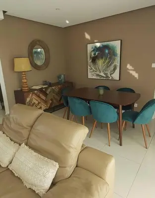 Coin salon dans l'établissement La Maison Tchanquée jusqu'à 12 personnes Jacuzzi privé