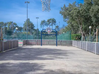 Tennis ou squash au sein de l'appart'hôtel ou à proximité