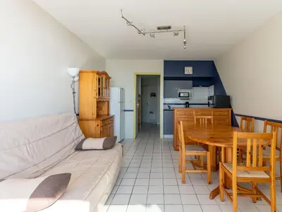 Cuisine ou kitchenette dans l'établissement Mimizan Plage: Appartement 6 pers. avec balcon et parking - FR-1-50-114