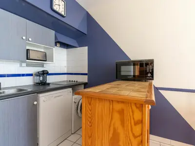 Cuisine ou kitchenette dans l'établissement Mimizan Plage: Appartement 6 pers. avec balcon et parking - FR-1-50-114