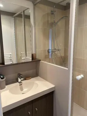 Salle de bains dans l'établissement Appartement vue mer Hossegor