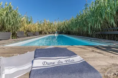 Piscine de l'établissement Villa Perle du Bassin Vue Mer - Arcachon-La Hume ou située à proximité