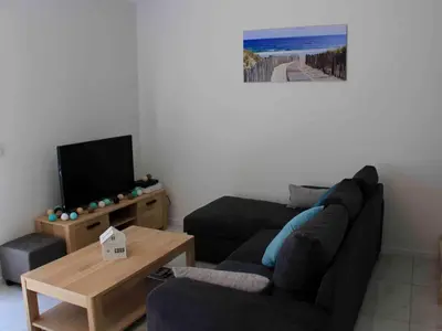 Télévision ou salle de divertissement dans l'établissement Maison charmante à Mimizan Plage pour 5 pers, proche océan et commerces - FR-1-50-115