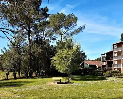 Jardin de l'établissement Appartement Golf et Océan