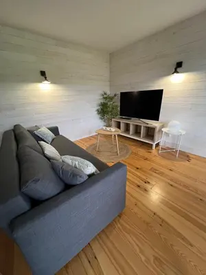 Télévision ou salle de divertissement dans l'établissement Gîte Daletxea entre océan et montagne