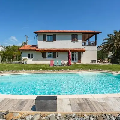 Maison Urt - Charmante maison avec piscine